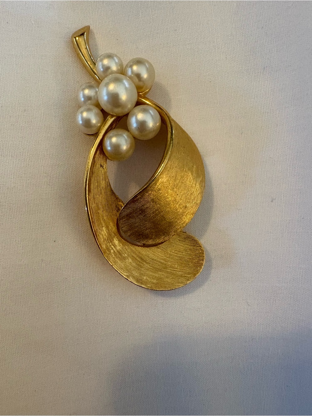 Gold-Tone Pearl Cluster Brooch - Elegant Women's Jewelry